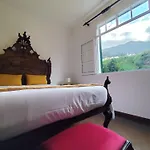 Narciso's House בית הארחה